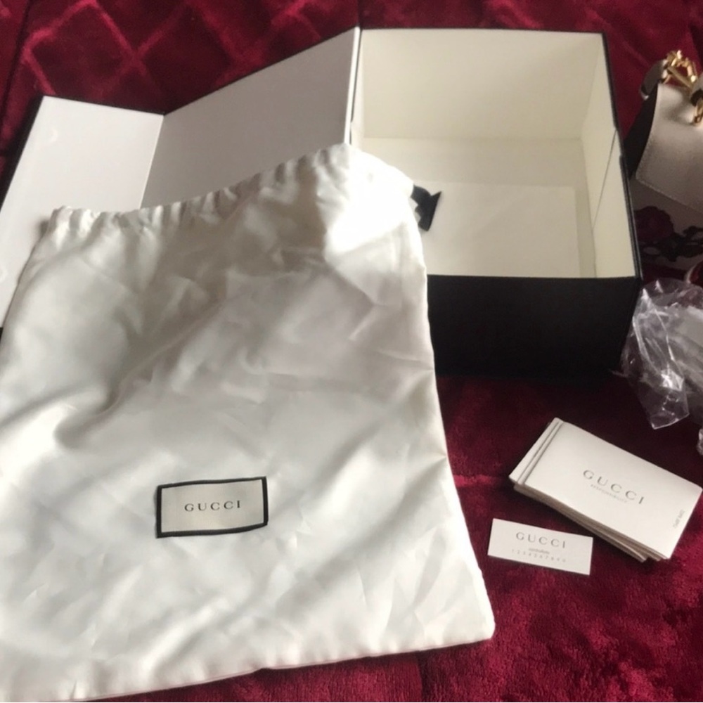 Gucci Sylvie mini bag - Picture 4 of 5
